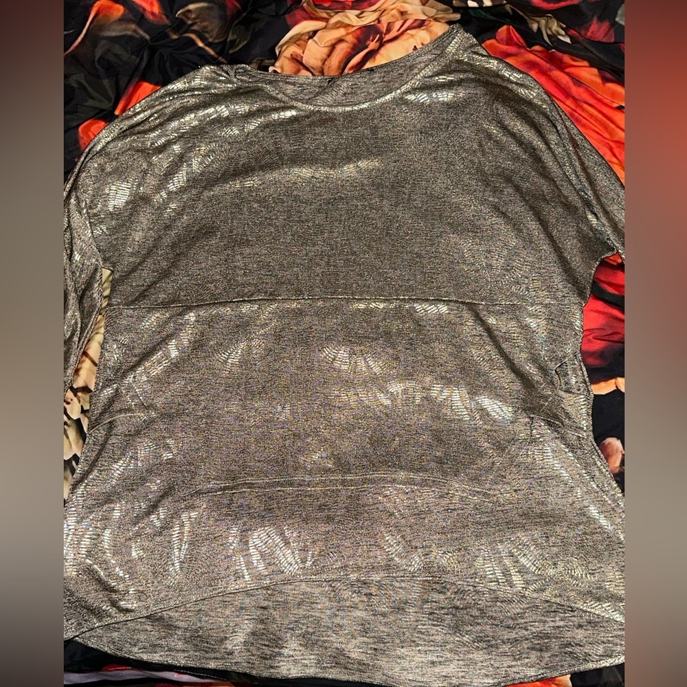 Silver Metallic Top - Picture 2 of 4